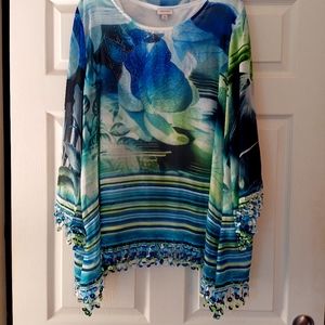 Avenue tunic with white shell attached